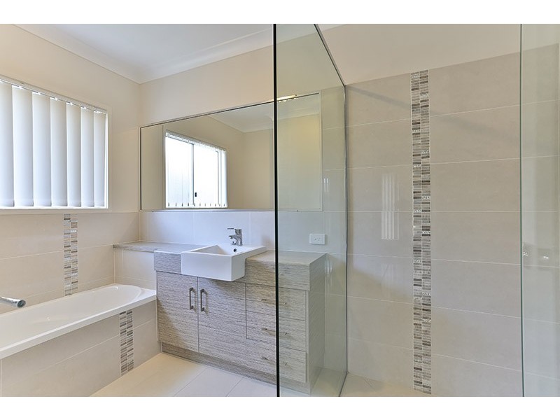 15 Rubie Court, Westbrook QLD 4350