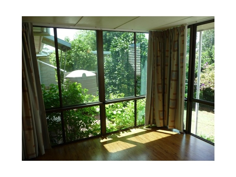 6 Alford Street, Mount Lofty QLD 4350