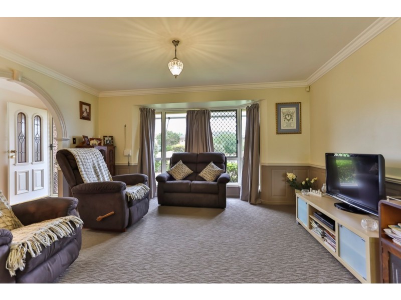 22 Degan Court, Middle Ridge QLD 4350