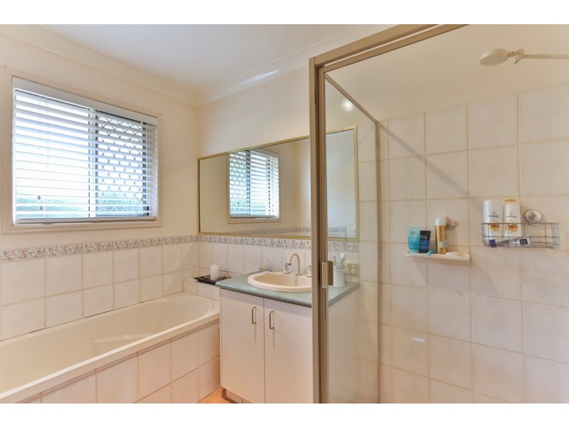 22 Degan Court, Middle Ridge QLD 4350