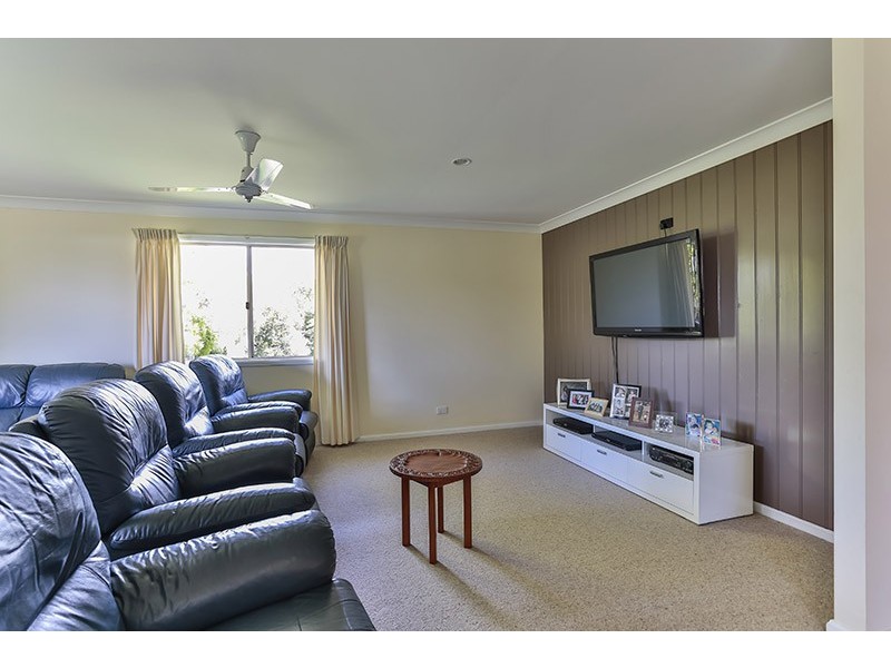 19 Parkridge Drive, Withcott QLD 4352