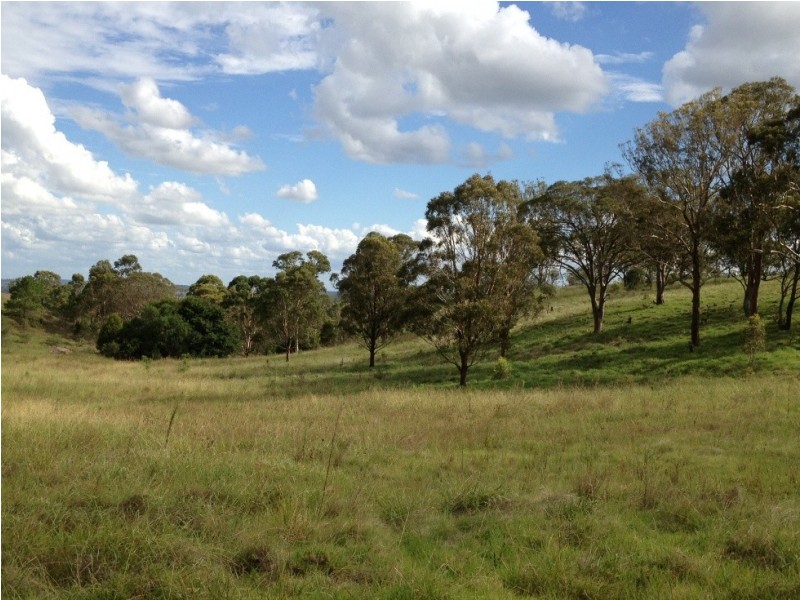 2 Rocklyn Street, Darling Heights QLD 4350