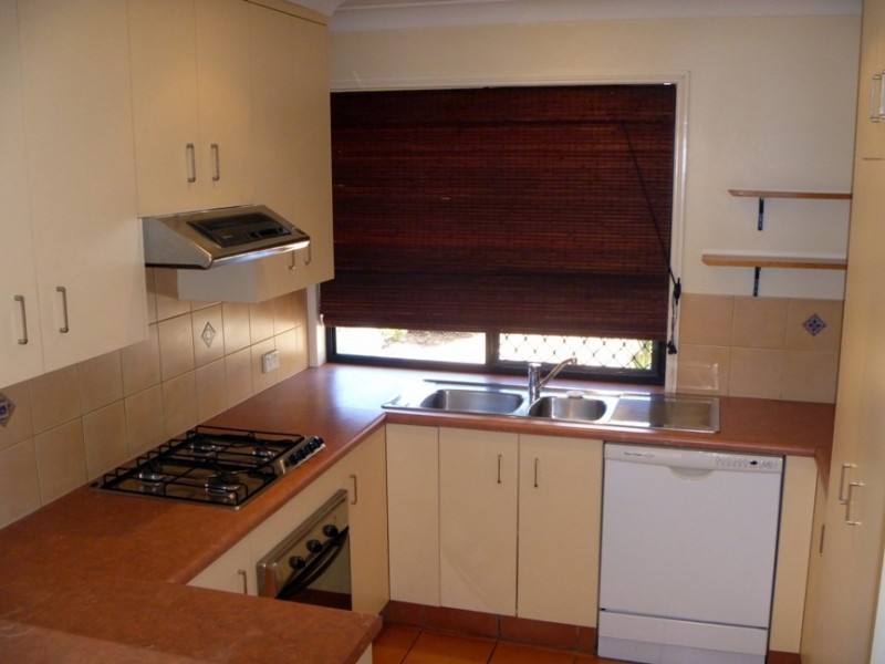 1/220 Campbell Street, Newtown QLD 4350