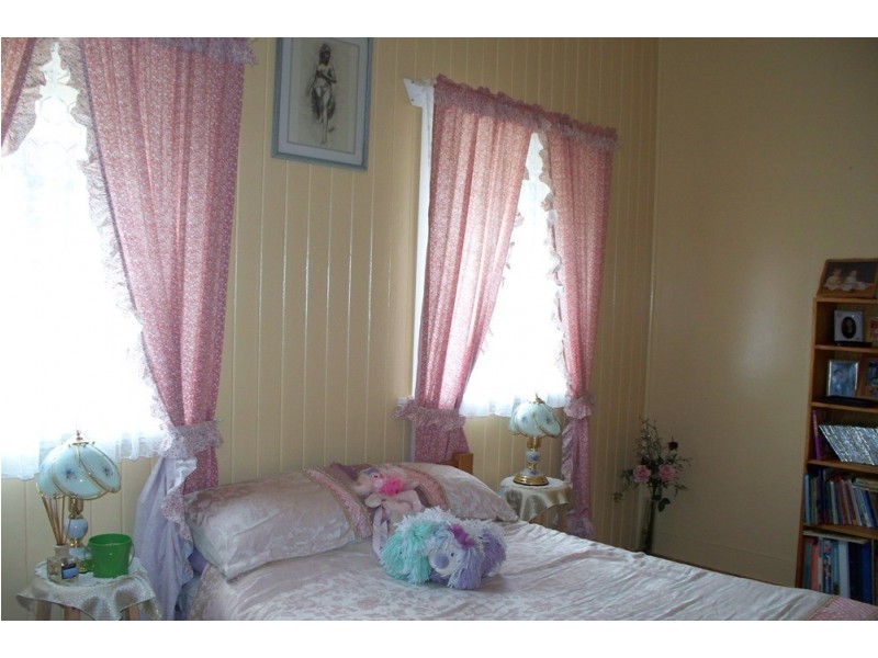 9 Wilfred Street, Harristown QLD 4350