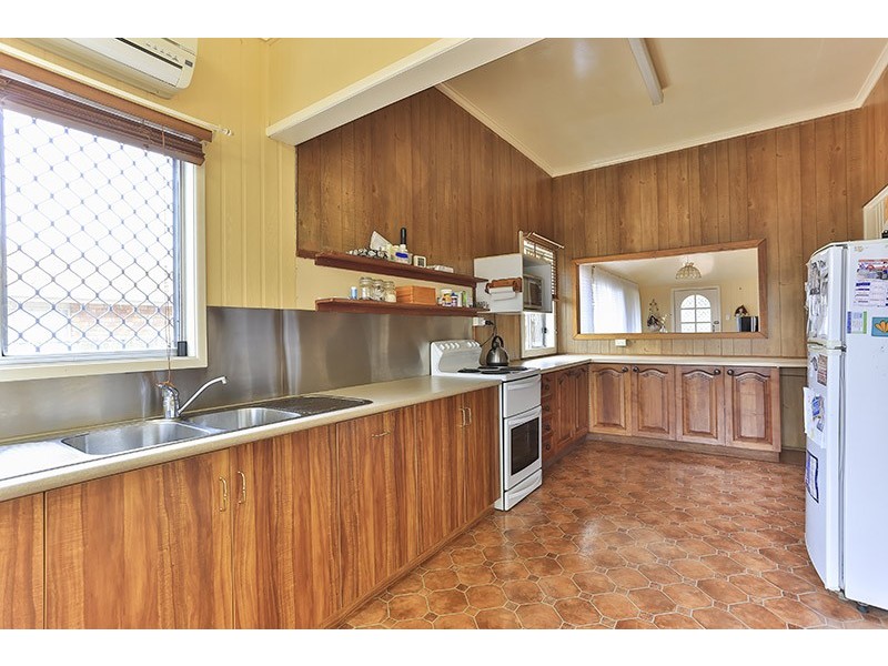 9 Wilfred Street, Harristown QLD 4350