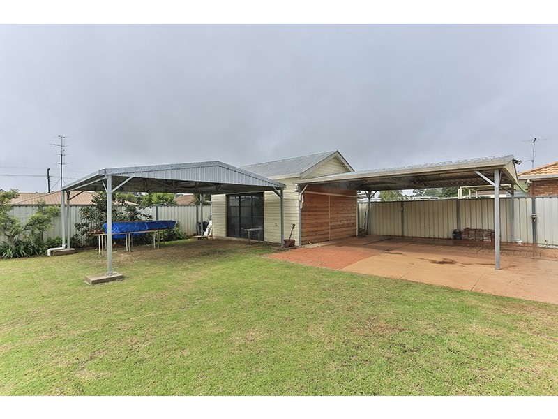 9 Wilfred Street, Harristown QLD 4350