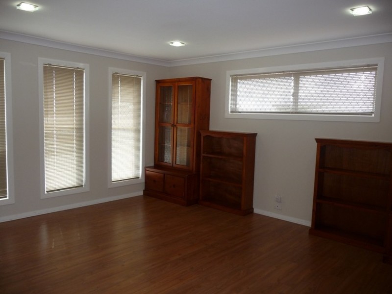 8 Plover Court, Highfields QLD 4352
