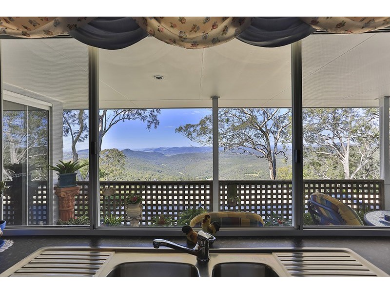 10 Burraway Court, Middle Ridge QLD 4350