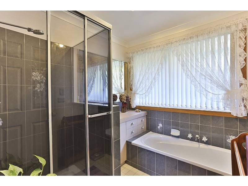 10 Burraway Court, Middle Ridge QLD 4350