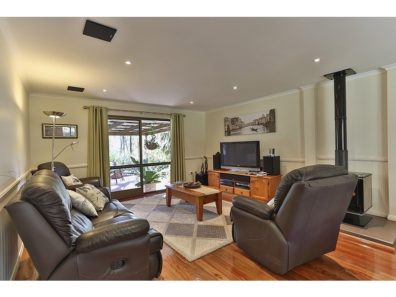 10 Woodland Crescent, Table Top Estate, Withcott QLD 4352