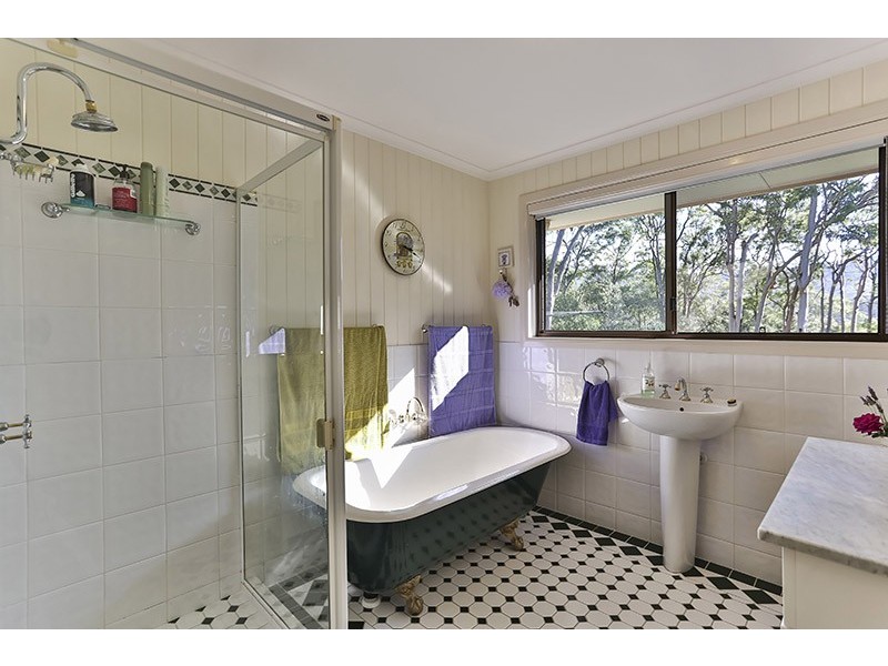 10 Woodland Crescent, Table Top Estate, Withcott QLD 4352