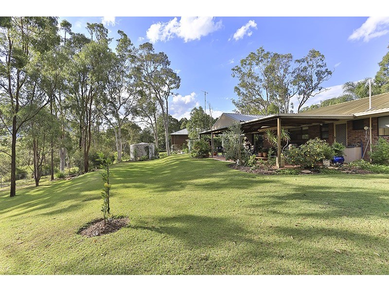 10 Woodland Crescent, Table Top Estate, Withcott QLD 4352