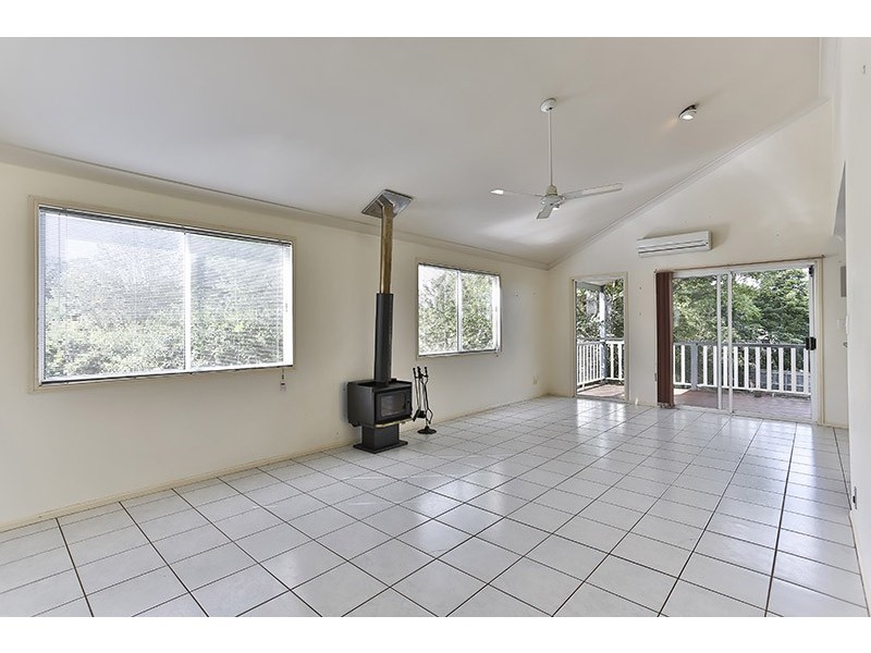 36A Rhyde Street, Mount Lofty QLD 4350