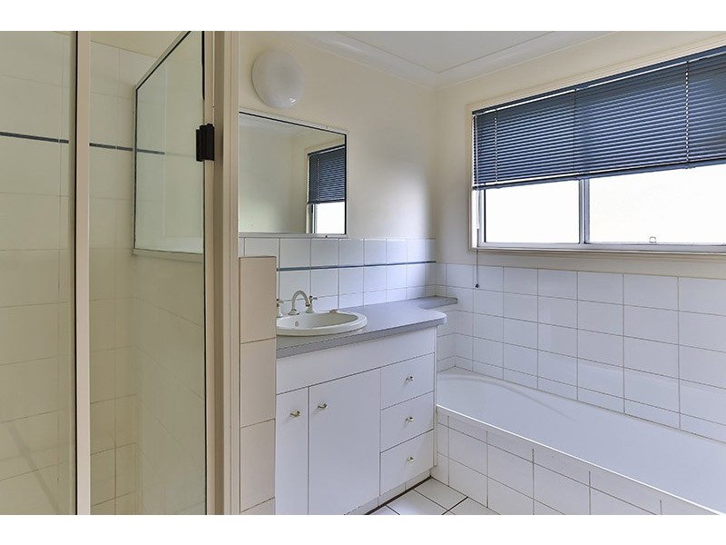 36A Rhyde Street, Mount Lofty QLD 4350