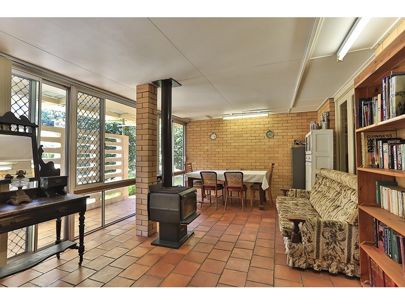 2 Mary Street, Mount Lofty QLD 4350