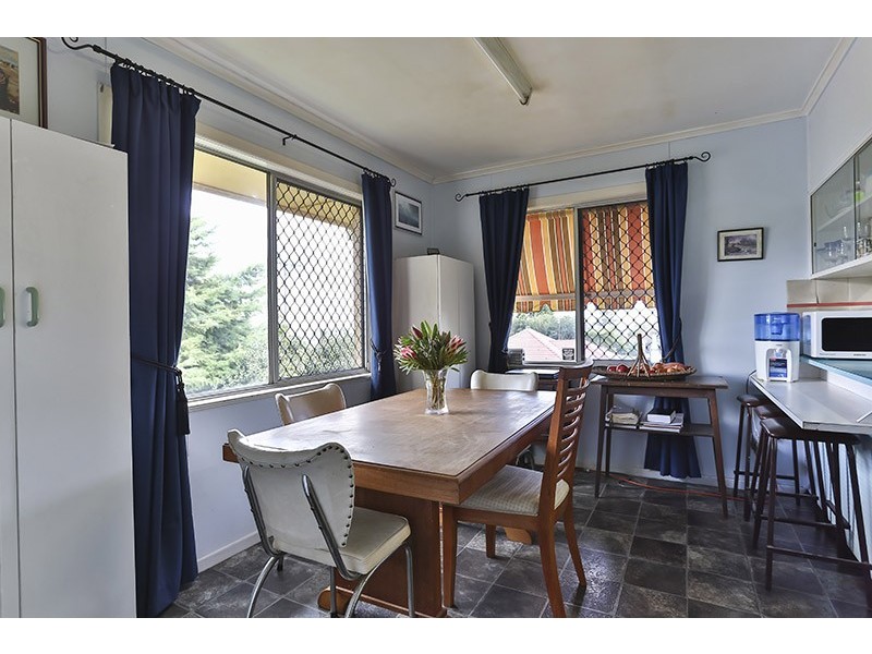 2 Mary Street, Mount Lofty QLD 4350