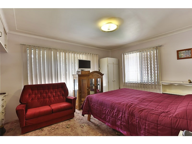 2 Mary Street, Mount Lofty QLD 4350