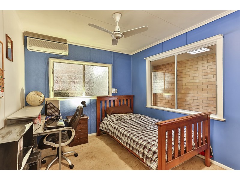 2 Mary Street, Mount Lofty QLD 4350