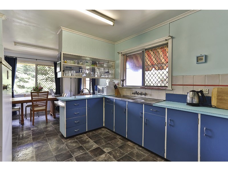 2 Mary Street, Mount Lofty QLD 4350