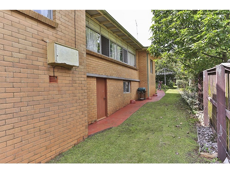 2 Mary Street, Mount Lofty QLD 4350