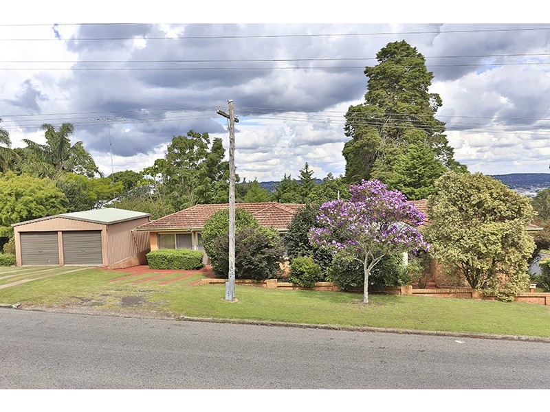 2 Mary Street, Mount Lofty QLD 4350