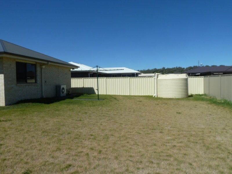 33 Berghofer Drive, Oakey QLD 4401