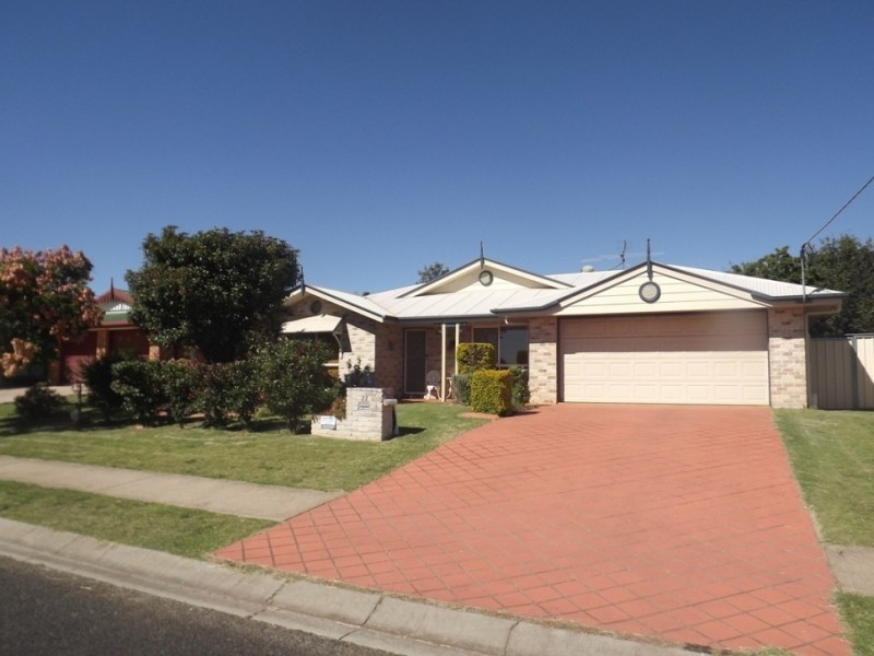 22 Weise Street, Oakey QLD 4401