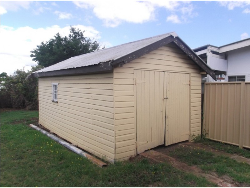 8B West Street, North Toowoomba QLD 4350