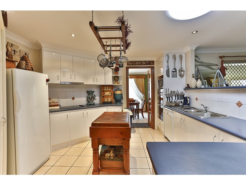 5 Brunswick Court, Glenvale QLD 4350