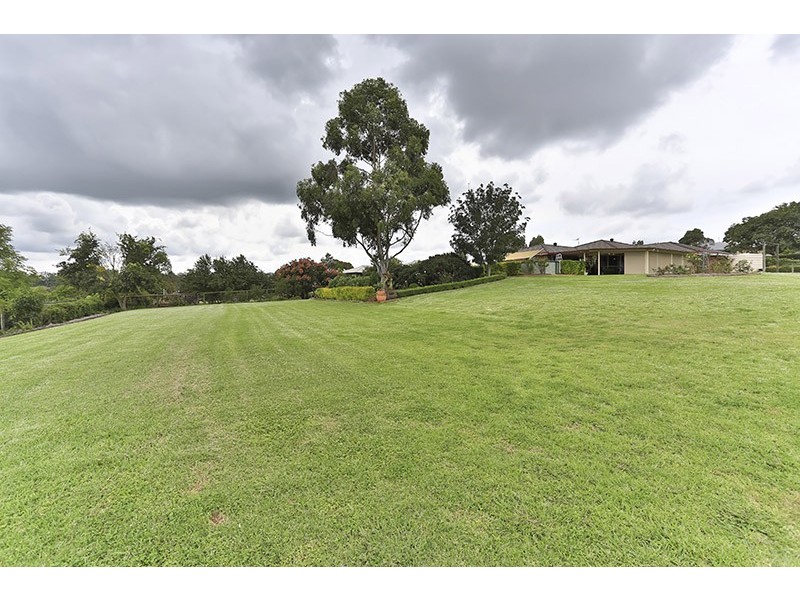 5 Brunswick Court, Glenvale QLD 4350