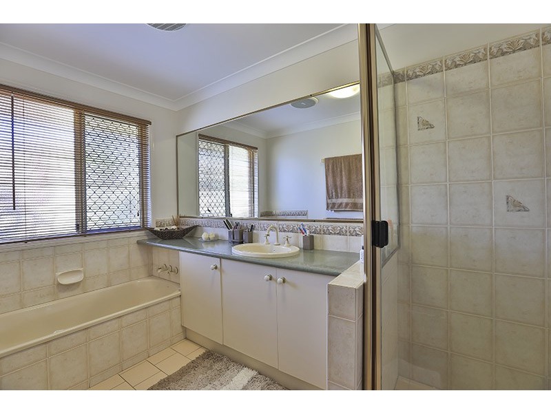 15 Oldfield Street, Middle Ridge QLD 4350