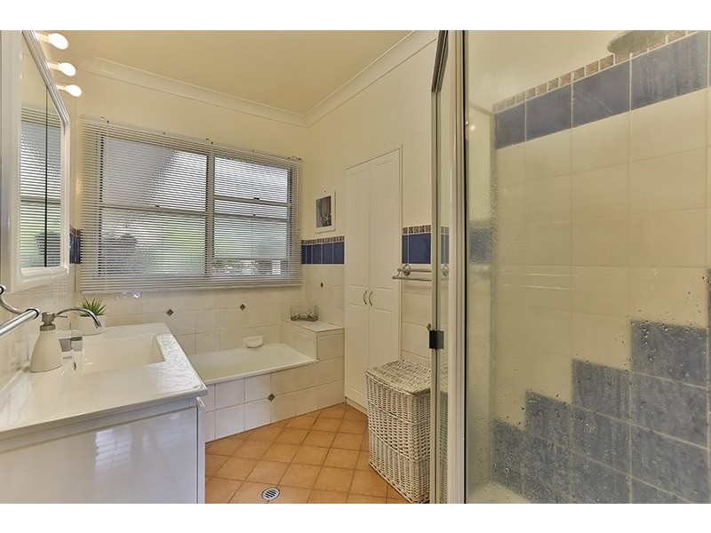 28 Garde Street, Centenary Heights QLD 4350