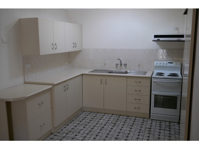 2 Noll Street, Kearneys Spring QLD 4350