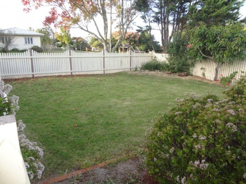 2 Barbara Street, Rangeville QLD 4350