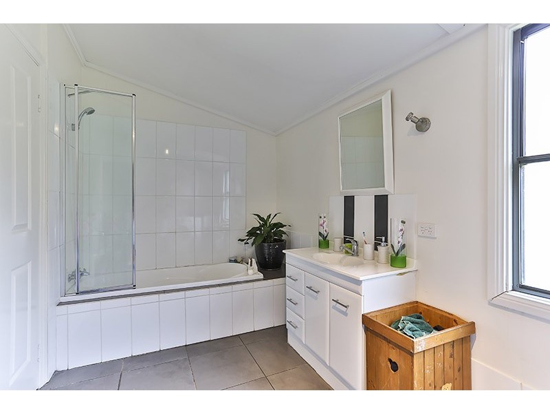 6 Sir Street, North Toowoomba QLD 4350