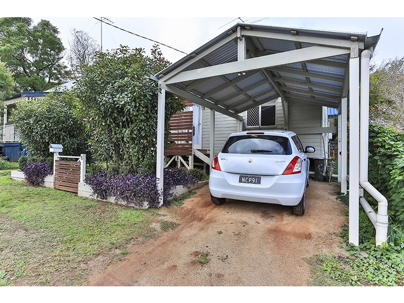 6 Sir Street, North Toowoomba QLD 4350