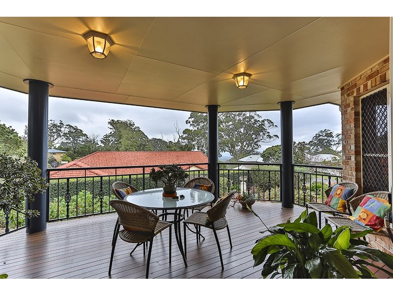 4 Rannerdale Close, Mount Lofty QLD 4350