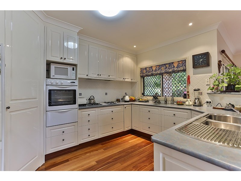 4 Rannerdale Close, Mount Lofty QLD 4350