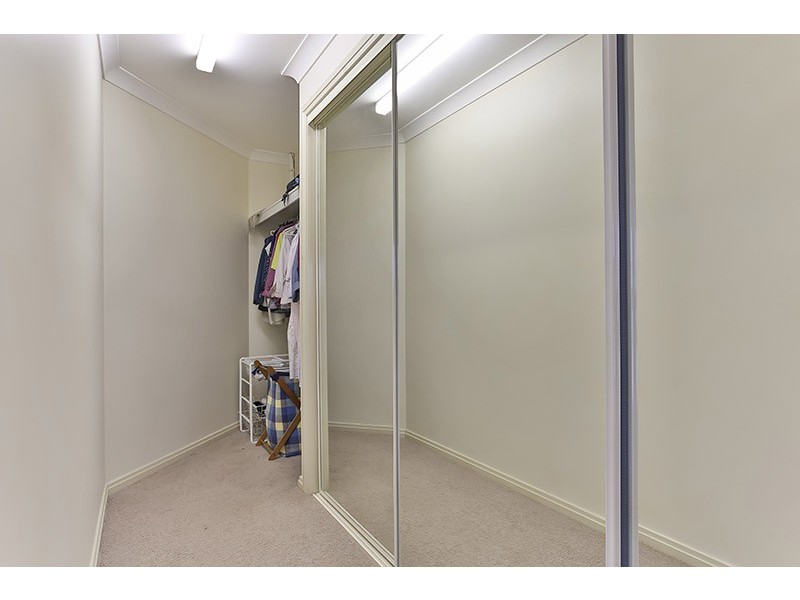 4 Rannerdale Close, Mount Lofty QLD 4350