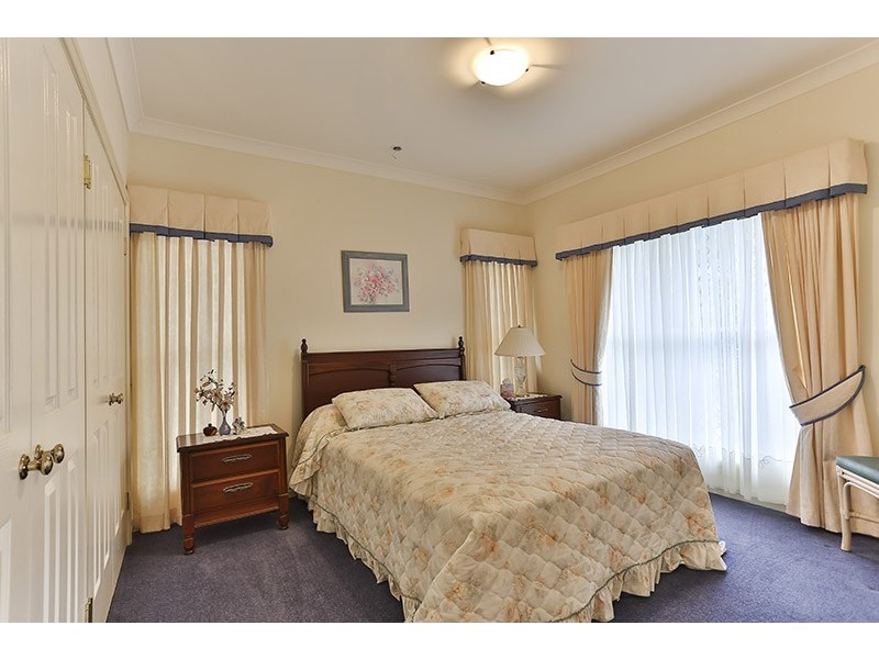 4 Rannerdale Close, Mount Lofty QLD 4350
