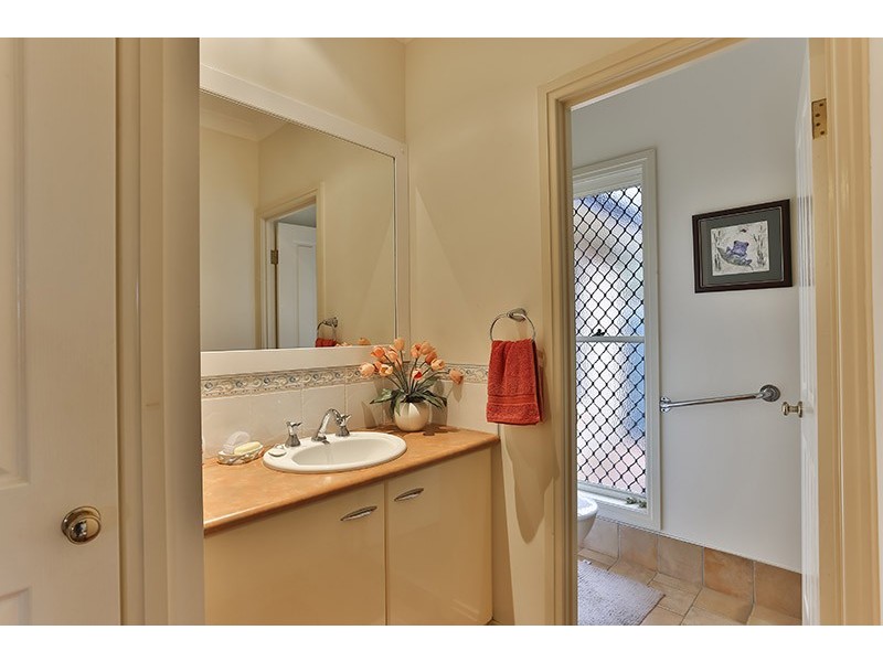 4 Rannerdale Close, Mount Lofty QLD 4350
