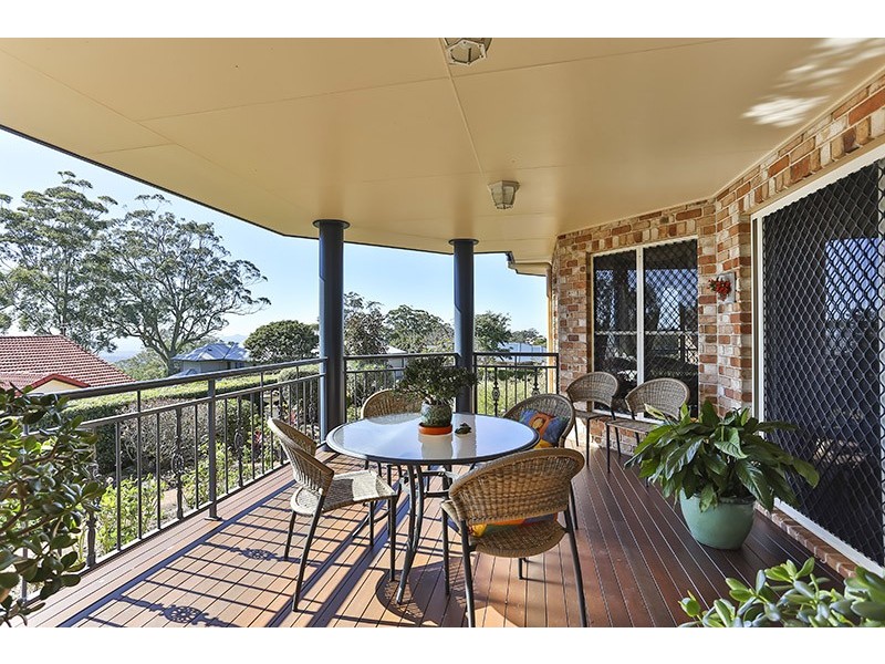 4 Rannerdale Close, Mount Lofty QLD 4350