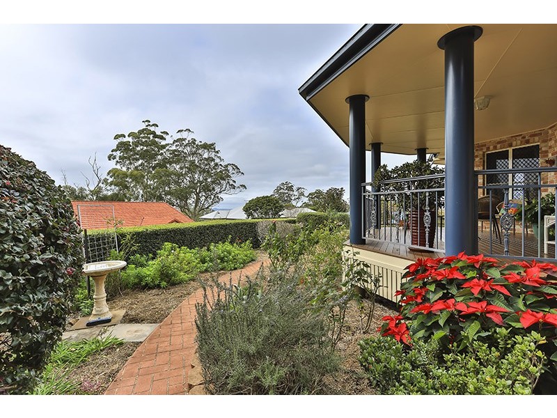 4 Rannerdale Close, Mount Lofty QLD 4350