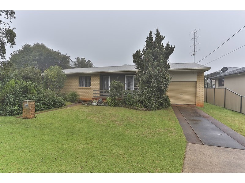 15 Sardon Street, Centenary Heights QLD 4350