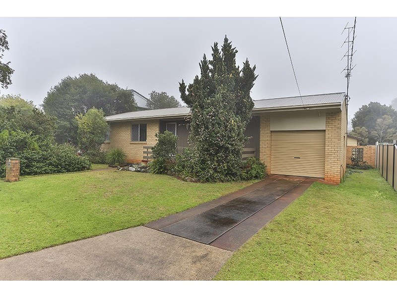 15 Sardon Street, Centenary Heights QLD 4350