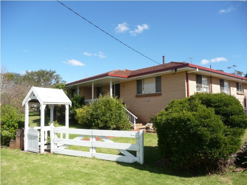 3A Skehan Street, Centenary Heights QLD 4350