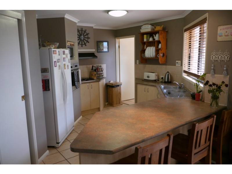 14 Chelwyn Street, Middle Ridge QLD 4350
