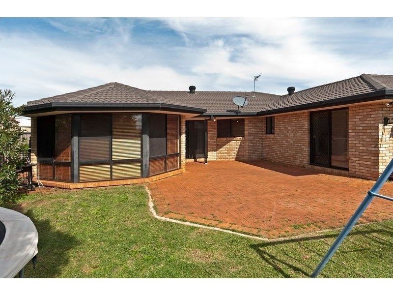 14 Chelwyn Street, Middle Ridge QLD 4350