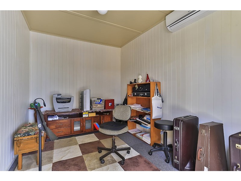 31 Agnes Street, Centenary Heights QLD 4350