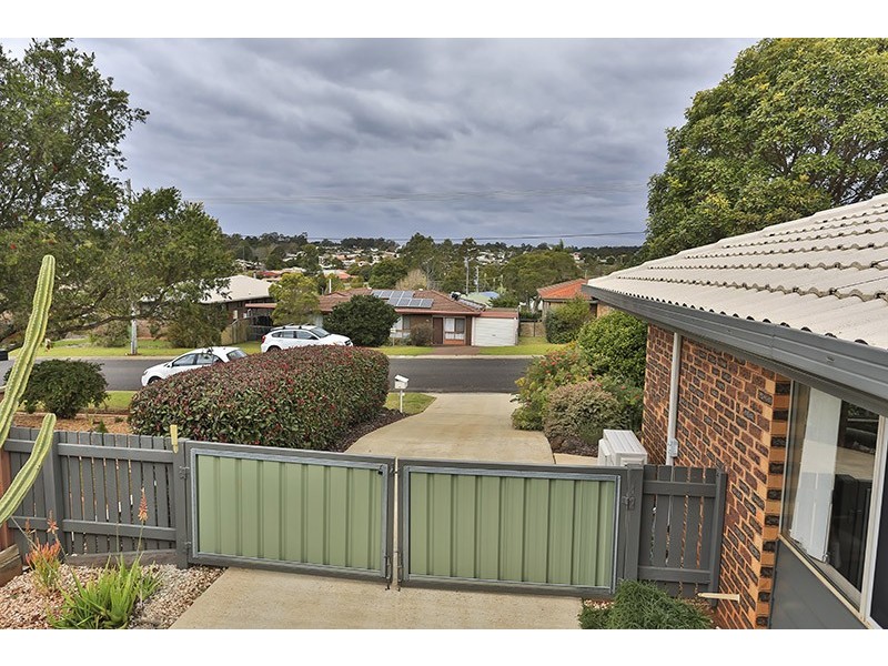 31 Agnes Street, Centenary Heights QLD 4350